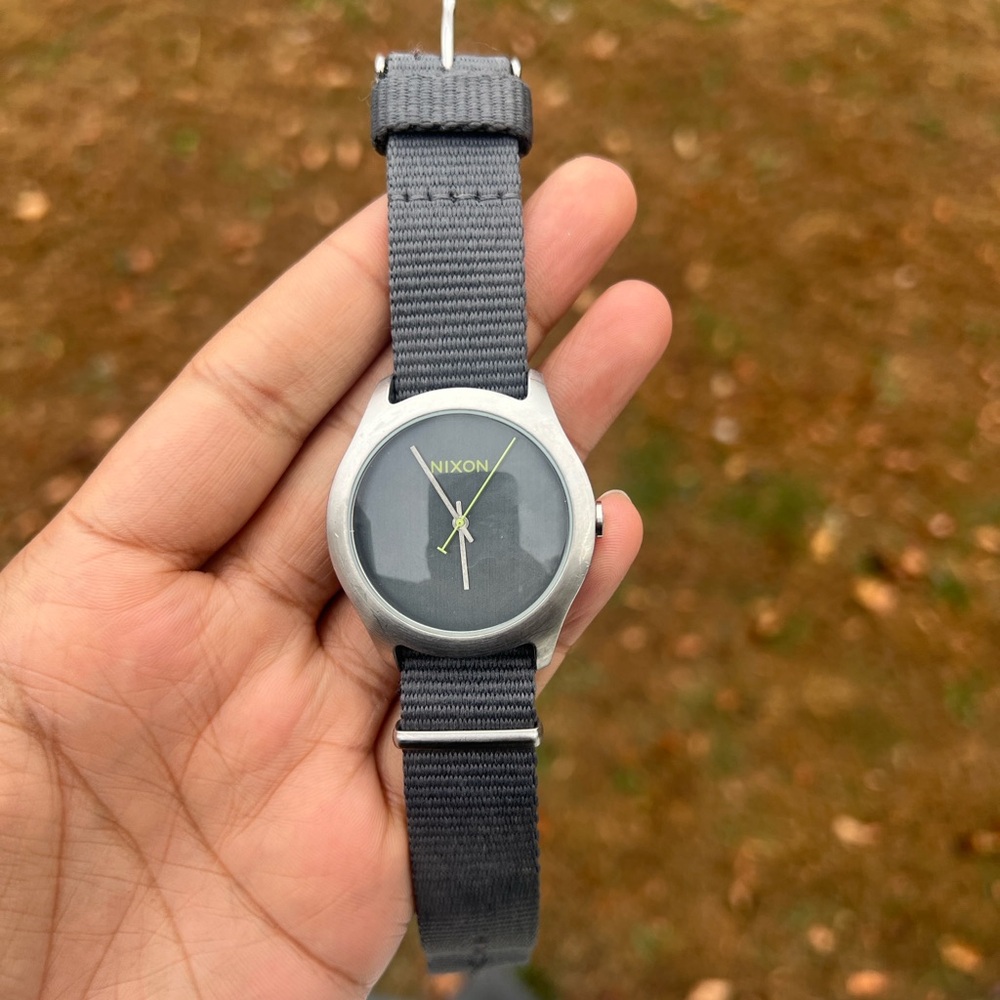 Nixon clean watch unisex